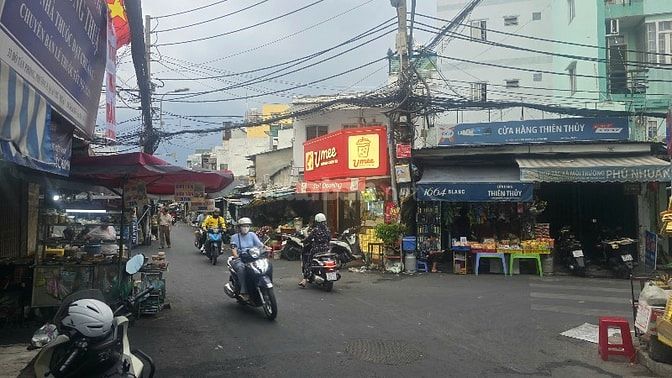  CHO THUÊ MẶT BẰNG KINH DOANH NGAY GÓC NGÃ TƯ - TRUNG TÂM PHÚ NHUẬN