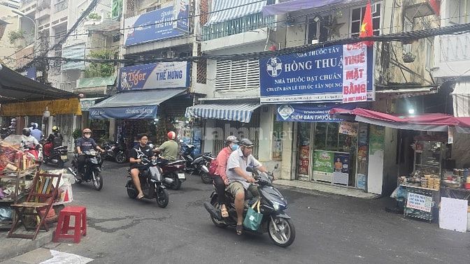  CHO THUÊ MẶT BẰNG KINH DOANH NGAY GÓC NGÃ TƯ - TRUNG TÂM PHÚ NHUẬN