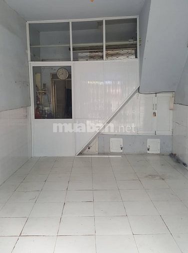  CHO THUÊ MẶT BẰNG KINH DOANH NGAY GÓC NGÃ TƯ - TRUNG TÂM PHÚ NHUẬN