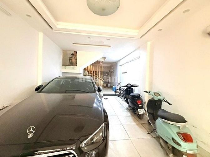 Bán nhà phố Hoàng Cầu, Đống Đa 56m, 5 tầng, mt 4.5m. Giá: 33.8 tỷ