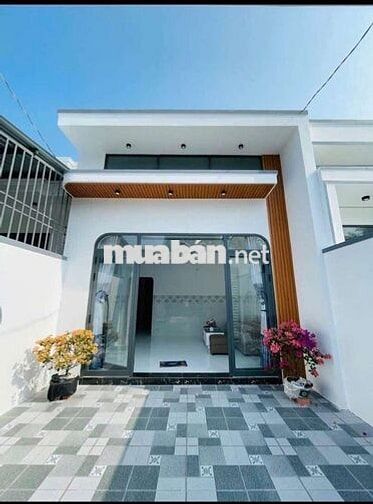 Bán nhà cấp 4 sổ hồng riêng, dt 118m2 ngay chợ Quy Đức giá 760triệu