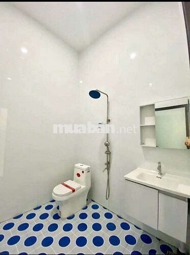 Bán nhà cấp 4 sổ hồng riêng, dt 118m2 ngay chợ Quy Đức giá 760triệu