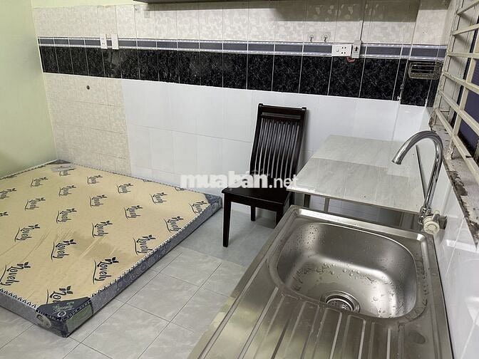 Phòng trọ Bình Thạnh: gần cầu Thị Nghè, tầng trệt, full nội thất