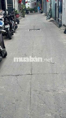 Hot, Bán gấp Nhà riêng Lê Văn Quới, 36m2, 2 tầng mời đẹp, hẻm xe hơi
