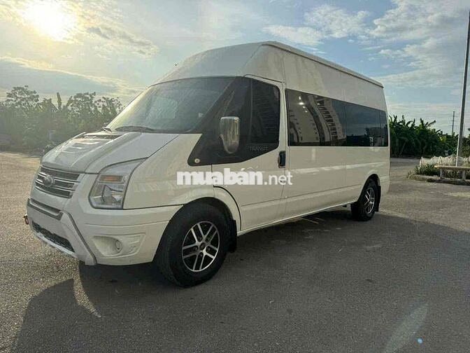 Ford Transit 2018 số sàn 10 chỗ