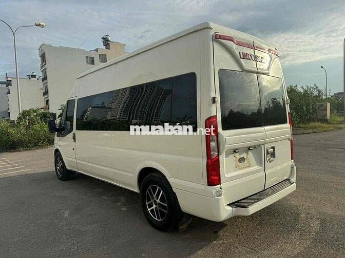 Ford Transit 2018 số sàn 10 chỗ