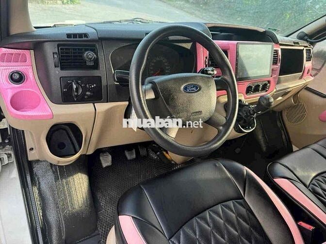 Ford Transit 2018 số sàn 10 chỗ