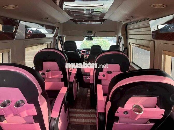Ford Transit 2018 số sàn 10 chỗ