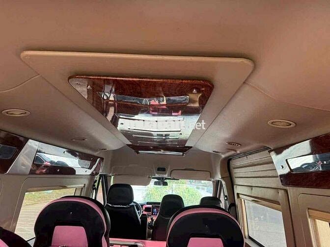 Ford Transit 2018 số sàn 10 chỗ