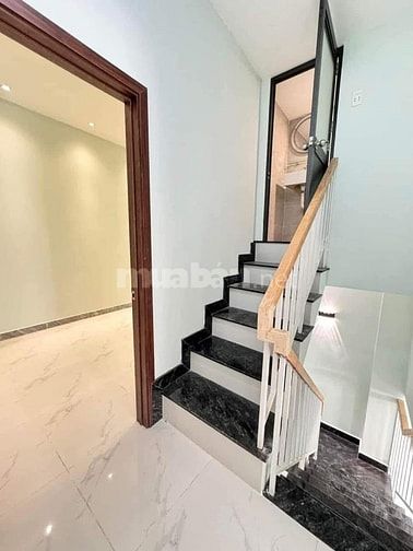 750 triệu nhà sát chợ phú lạc , bến xe quận 8