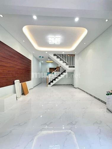 750 triệu nhà sát chợ phú lạc , bến xe quận 8