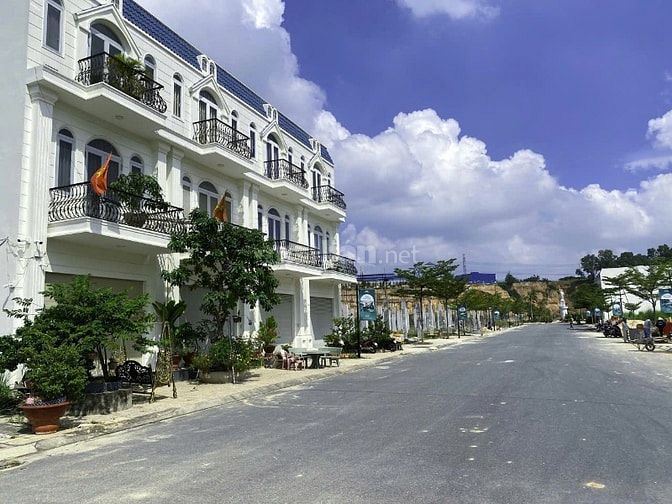 Nhà phố nghỉ dưỡng khu compound Green Valley City Bình Dương