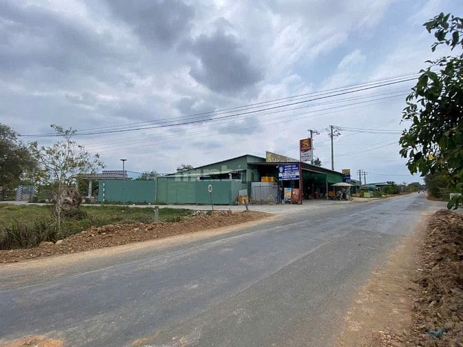 Tổng diện tích 415 m² THỔ CƯ, ĐẤT 2 MẶT TIỀN +  làm KHO SẴN 250m²