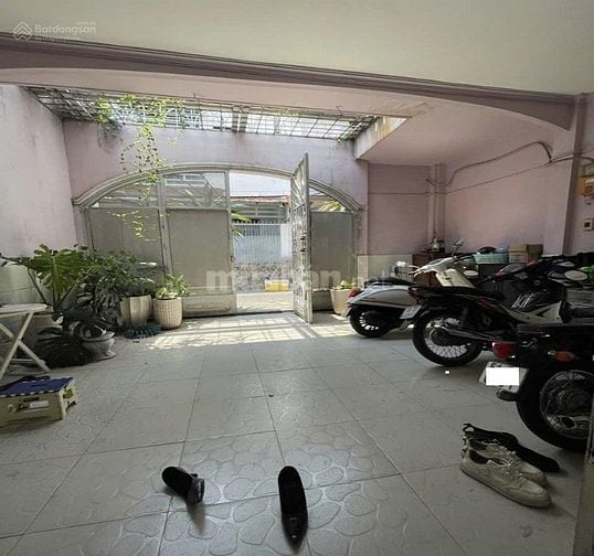 Bán nhà HXH 549 XVNT BìnH Thạnh DT: 5.6x21=110m2 có sân để ôto 12ty5