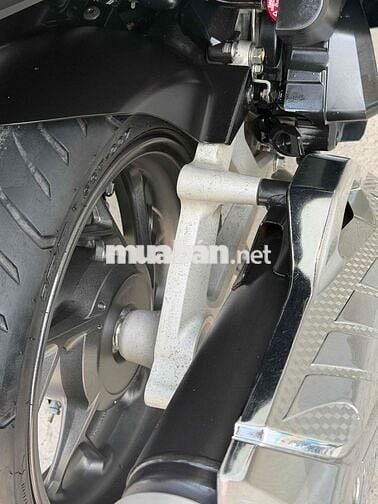 Honda Vario 160 Trắng cam đen