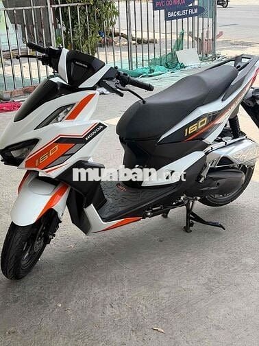 Honda Vario 160 Trắng cam đen