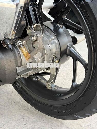 Honda Vario 160 Trắng cam đen
