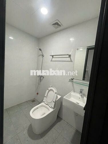 Thuê căn 5 triệu full nội thất có thang máy - Ban công riêng