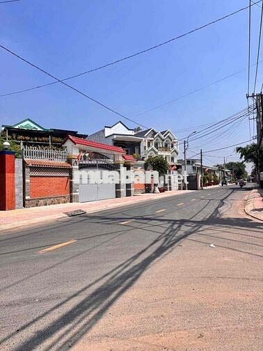 bán đất 1 xuyệt Đông Thạnh 8. Đường xe hơi. Gần chợ gấu lê Văn khương.