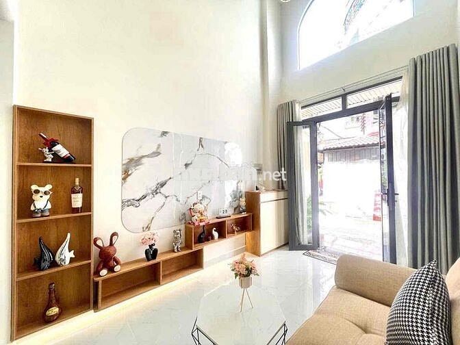 Nhà mới Lê Quang Định- Nguyên Hồng 5 Tầng, 4 Phòng, Tặng hết nội thất