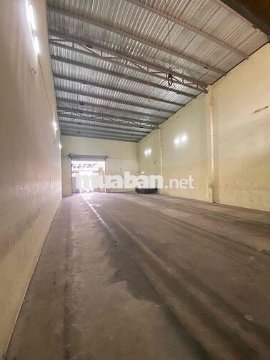 cho thuê kho xưởng 200m2 xây dựng kiên cố trần cao