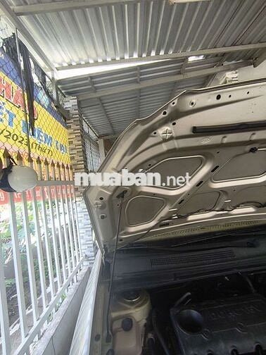 Kia Carens 2010 SX Vàng cát