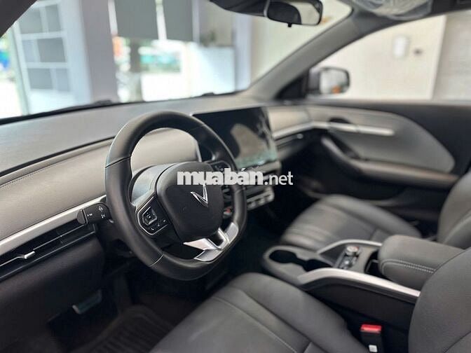 Xe điện VinFast VF6 Eco 2025 Xám