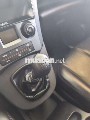 Kia Carens 2010 SX Vàng cát