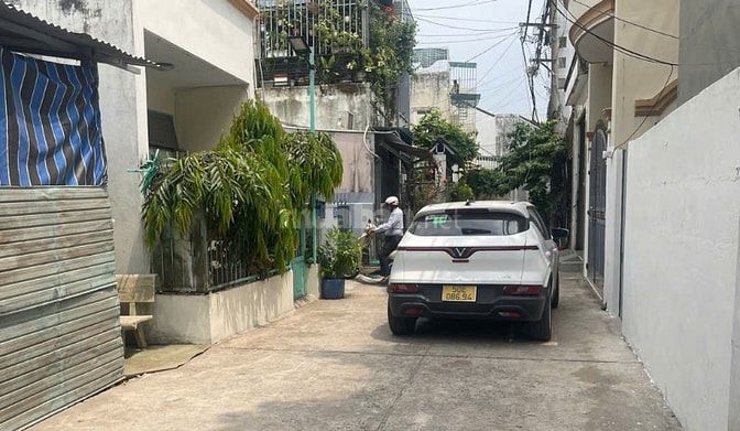 Bán nhà hẻm xe hơi Trường Chinh quận 12, ngay gần cầu Tham Lương
