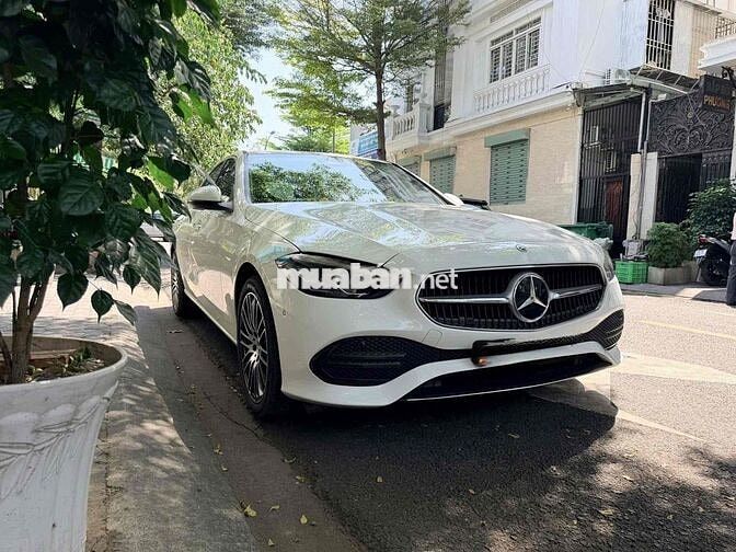 Mercedes-Benz C200 Plus 2023 5.000 km Trắng