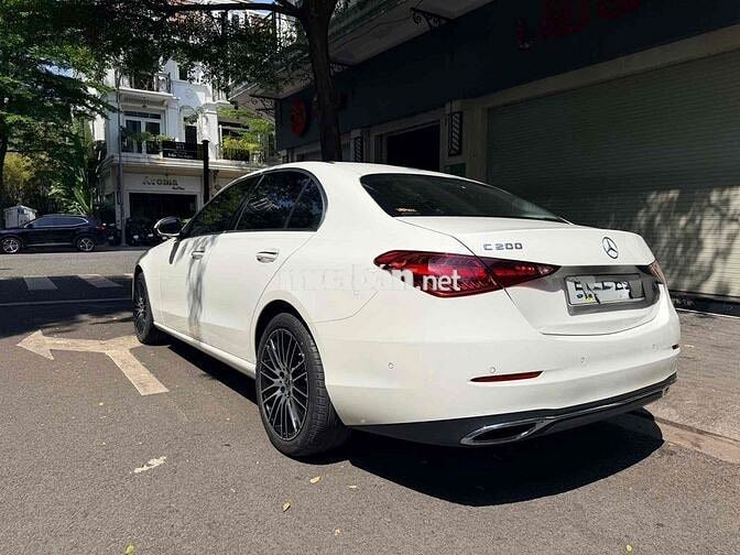 Mercedes-Benz C200 Plus 2023 5.000 km Trắng