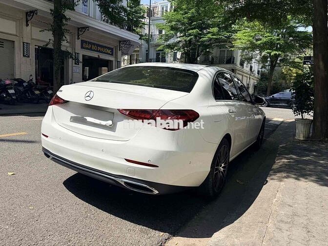 Mercedes-Benz C200 Plus 2023 5.000 km Trắng