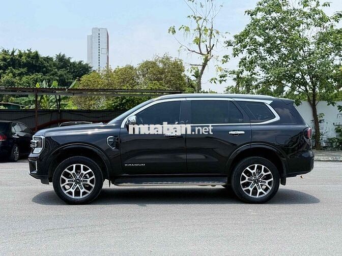 Ford Everest Titanium 2.0L 4x2 AT sản xuất 2023