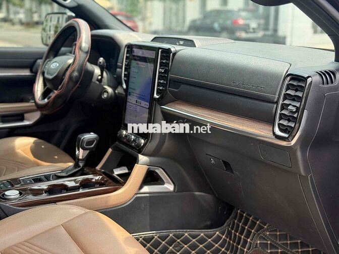 Ford Everest Titanium 2.0L 4x2 AT sản xuất 2023