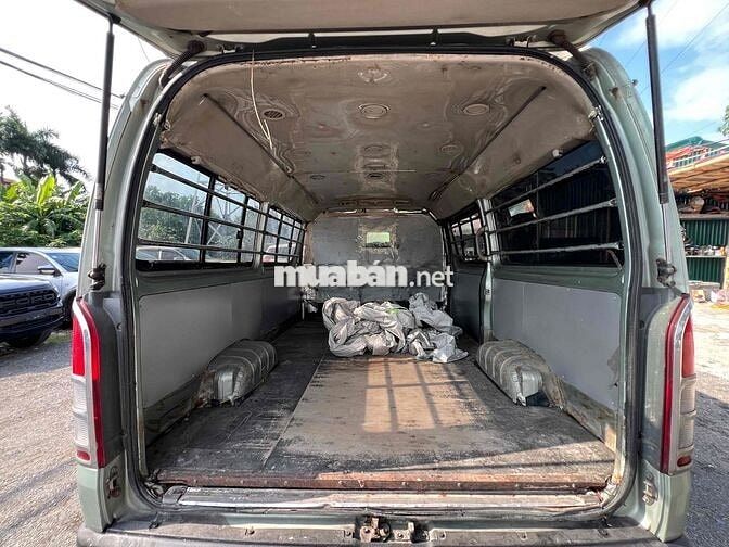 Toyota Hiace Xanh 2010 3 chỗ MT
