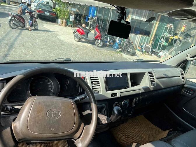 Toyota Hiace Xanh 2010 3 chỗ MT