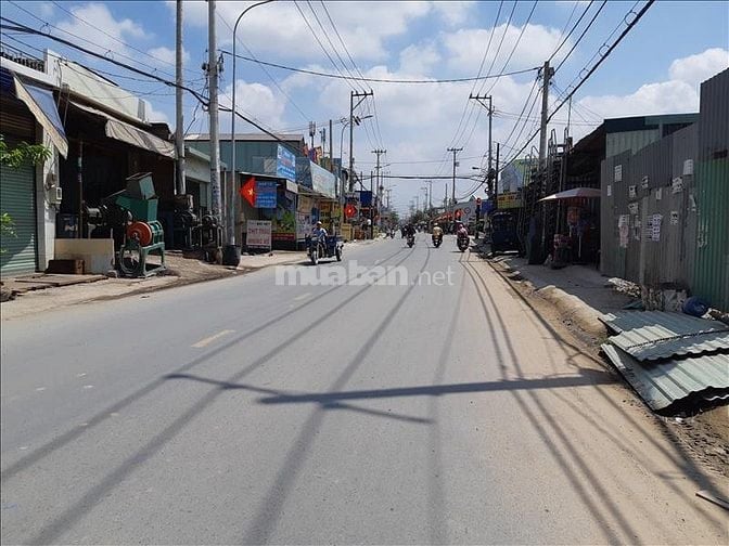 Bán đất ngay mặt tiền vòng xoay ngã tư Cầu Cát Lái giá rẻ 