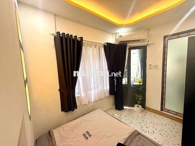 Khai trương 2pn 1wc 50m2 ban công to, đầy đủ nội thất ngay Quận 1