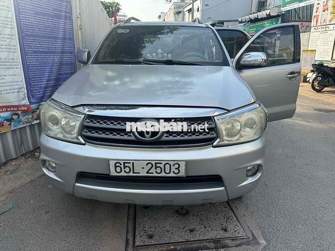 Toyota Fortuner 2009 Bạc máy dầu