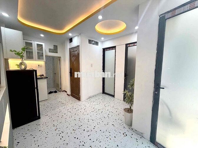 Khai trương 2pn 1wc 50m2 ban công to, đầy đủ nội thất ngay Quận 1
