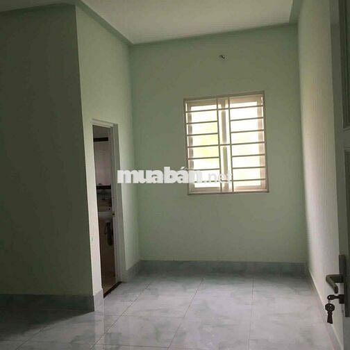 Cho thuê nhà nguyên căn 4x12.5m, 2 WC, 2PN. Vị trí thuận lợi.