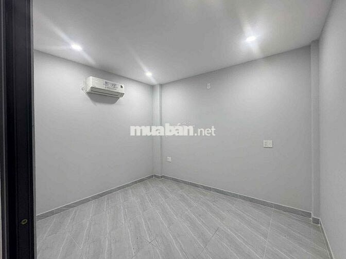 Nhà 1 hầm trệt 2 lầu 4PN, 4wc, 6 máy lạnh ngay Vòng Xoay HT3