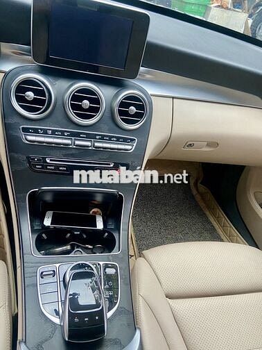 Mercedes-Benz C200 2018 Đen
