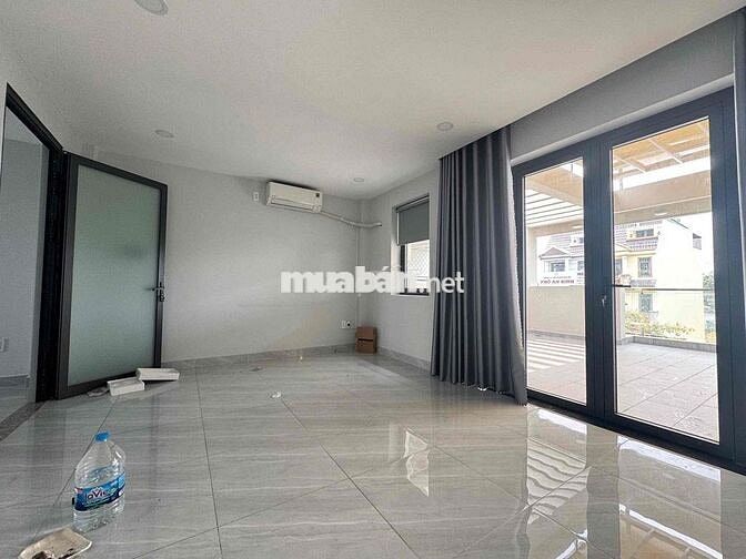 Nhà 1 hầm trệt 2 lầu 4PN, 4wc, 6 máy lạnh ngay Vòng Xoay HT3