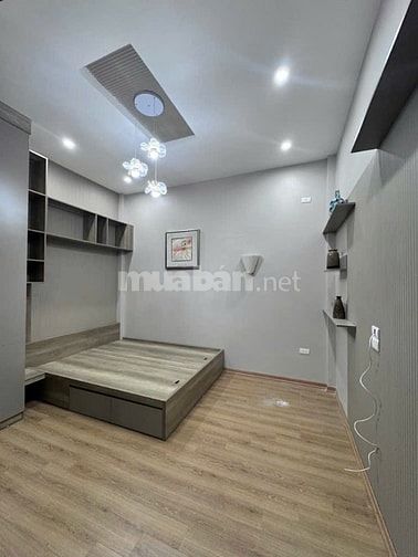 BÁN NHÀ DÂN XÂY TRUNG TÂM NGUYỄN VĂN CỪ LONG BIÊN 