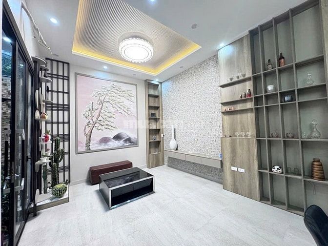 BÁN NHÀ DÂN XÂY TRUNG TÂM NGUYỄN VĂN CỪ LONG BIÊN 