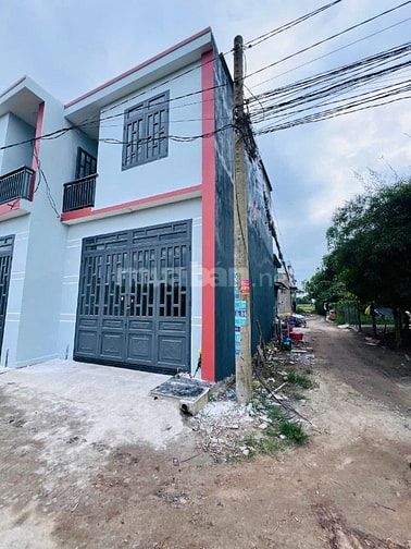 Bán nhà 2 mặt tiền đường ô tô gần chợ Nhị Xuân 4x10 595tr