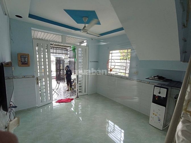 Cần bán nhà HXH - Chính chủ. Nhà 2MT, CCVB