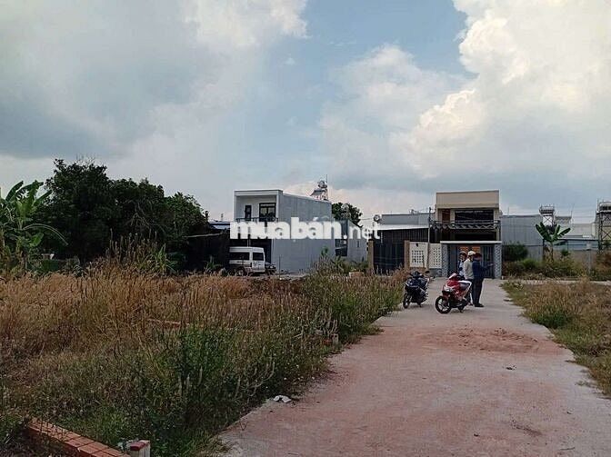 Đất ngộp ngay Ngô Quyền, gần chợ Xuân Thanh Long Khánh