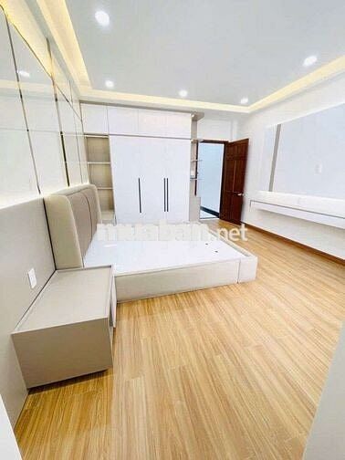 BÁN SIÊU PHẨM NHÀ PHỐ 4 TẦNG CÓ THANG MÁY - MẶT TIỀN ĐƯỜNG 51 - QUẬN 7